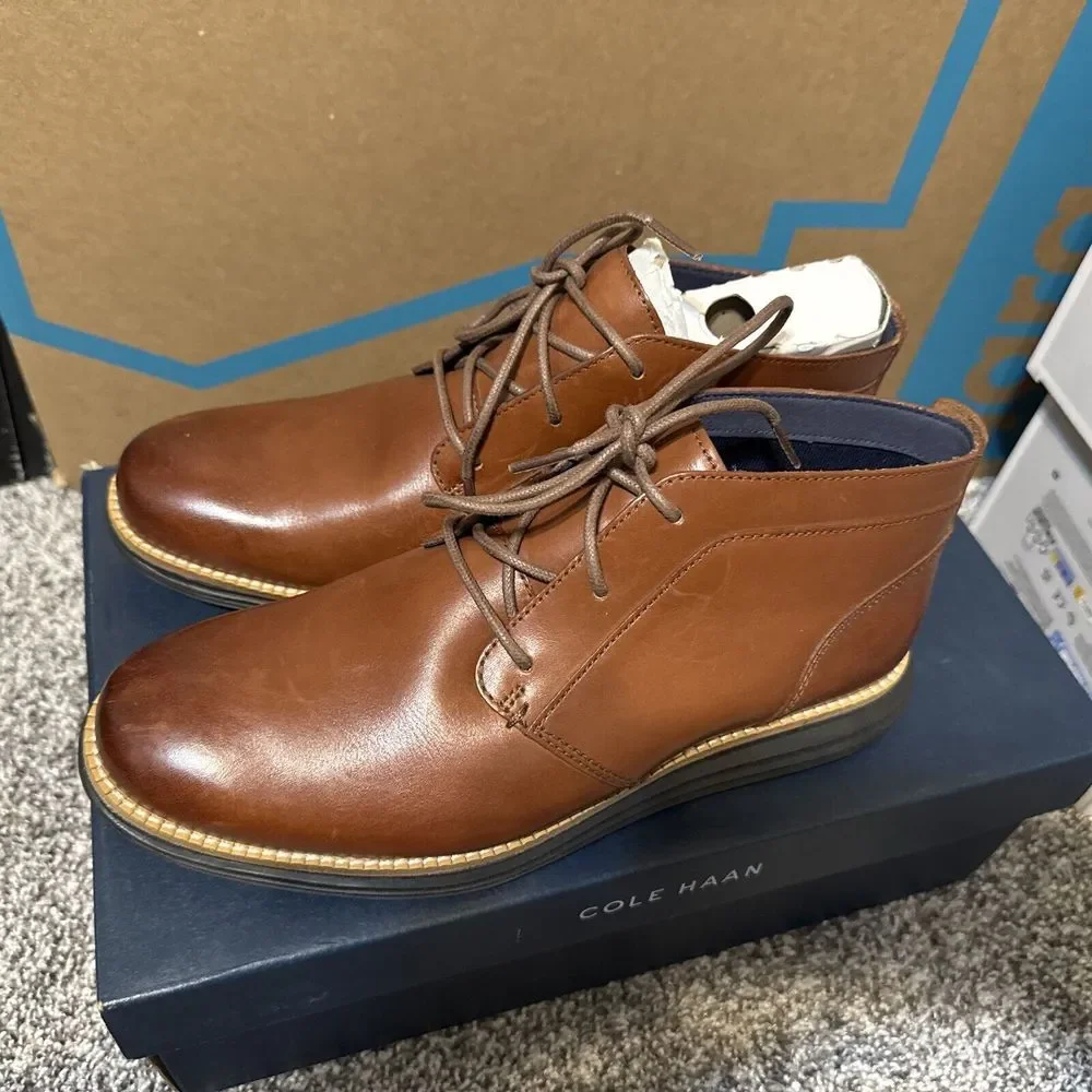 Cole Haan Men's Original Grand Chukka Boot Woodbury/Dark Roast Style C28214